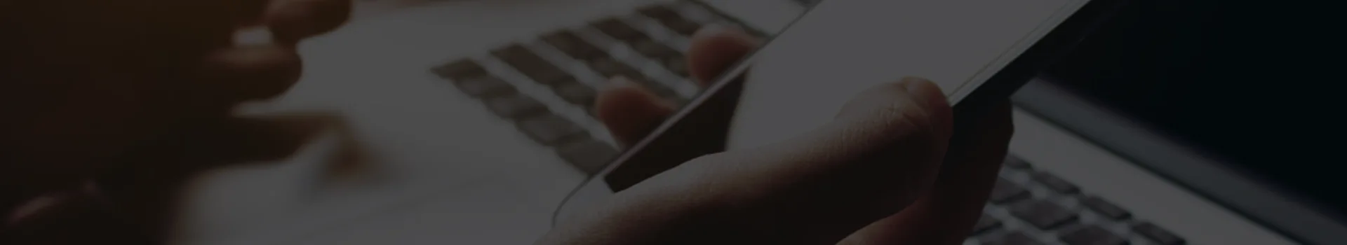 Бізбен хабарласыңы